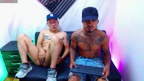 Snapshot of hot_latino_x chatting on 11.29.25 SEXY COUPLE online show from 11.29.25