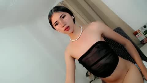 Snapshot of hot_little_angel18 chatting on 04.10.26 hot_little_angel18 online show from 04.10.26