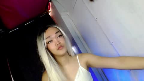 hot_moma69 online show from 04.14.26