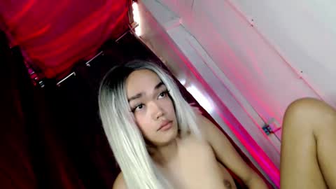 hot_moma69 online show from 04.16.26