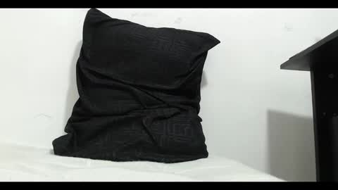 Snapshot of hot_mommymia chatting on 12.10.24 Mia online show from 12.10.24