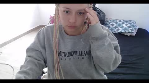 Snapshot of hot_mommymia chatting on 01.03.25 Mia online show from 01.03.25