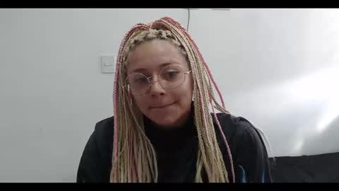 Snapshot of hot_mommymia chatting on 01.06.25 Mia online show from 01.06.25