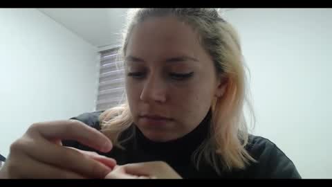 Snapshot of hot_mommymia chatting on 01.25.25 Mia online show from 01.25.25