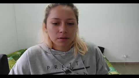 Snapshot of hot_mommymia chatting on 02.13.25 Mia online show from 02.13.25