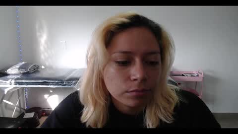 Snapshot of hot_mommymia chatting on 03.02.25 Mia online show from 03.02.25