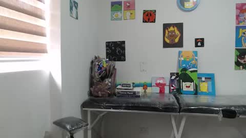 Snapshot of hot_mommymia chatting on 09.16.25 Mia online show from 09.16.25