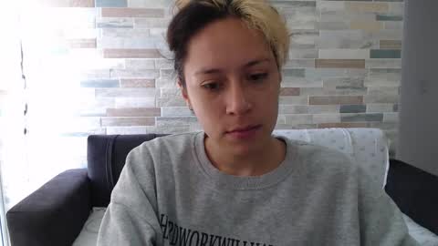 Snapshot of hot_mommymia chatting on 09.26.25 Mia online show from 09.26.25