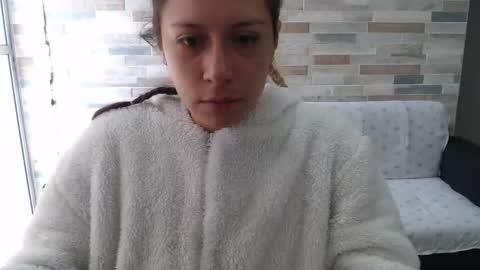 Snapshot of hot_mommymia chatting on 10.07.25 Mia online show from 10.07.25