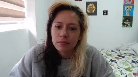 Snapshot of hot_mommymia chatting on 10.13.25 Mia online show from 10.13.25