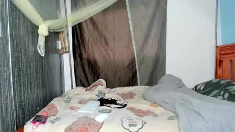 hot_moxie online show from 11.17.25