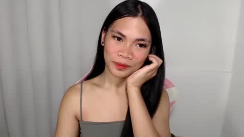 Snapshot of hot_pauline chatting on 05.08.26 hot_pauline online show from 05.08.26