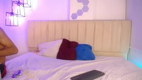 hot_people1 online show from 11.14.25