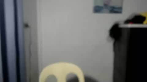 Snapshot of hot_precious_nikki chatting on 12.17.25 Nikki online show from 12.17.25