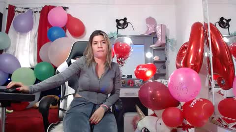 Snapshot of hot_sexy_bunny chatting on 02.18.25 hot sexy bunny online show from 02.18.25