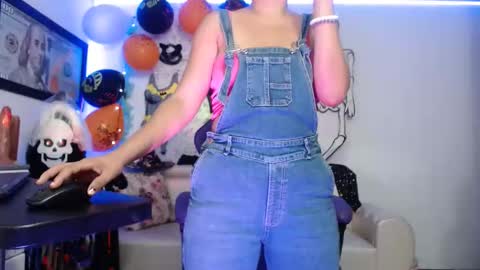 Snapshot of hot_sexy_bunny chatting on 10.27.25 hot sexy bunny online show from 10.27.25