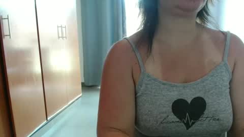 Snapshot of hot_wiffe chatting on 01.05.26 couple without tabus online show from 01.05.26