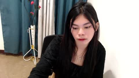 Snapshot of hot_yanna143 chatting on 06.21.26 Yanna online show from 06.21.26