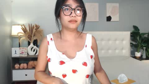 Snapshot of hotasian_gabby69 chatting on 12.20.25 hotasian_gabby69 online show from 12.20.25