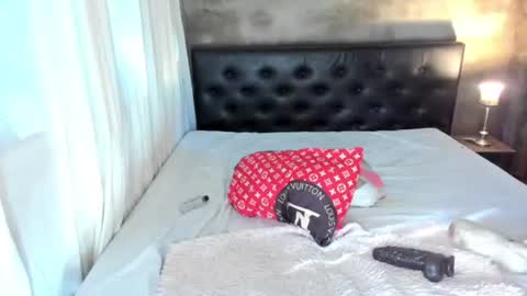 Snapshot of hotbabymaria chatting on 06.19.26 maria online show from 06.19.26