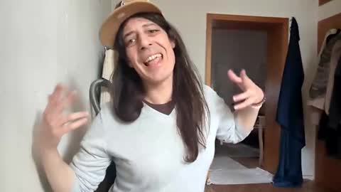 Betty Bellucci online show from 10.23.25