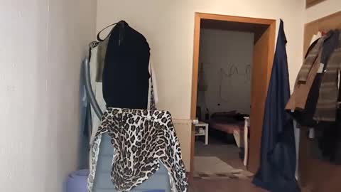 Betty Bellucci online show from 10.31.25