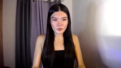 Snapshot of hotbunnyrainx chatting on 10.26.25 rain online show from 10.26.25