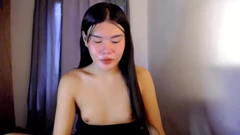 Snapshot of hotbunnyrainx chatting on 10.28.25 rain online show from 10.28.25