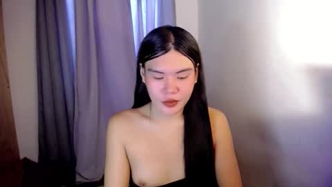 Snapshot of hotbunnyrainx chatting on 10.29.25 rain online show from 10.29.25