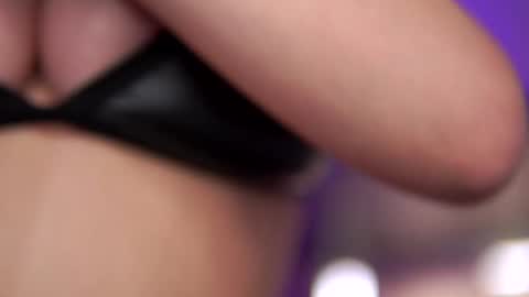 Snapshot of hotbustybabex chatting on 09.26.25 Anais online show from 09.26.25