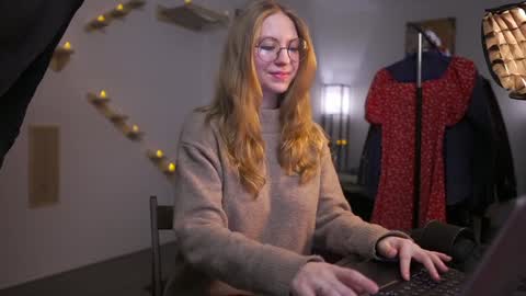 Snapshot of hotchillylovers chatting on 01.24.25 NICK AND NORA online show from 01.24.25