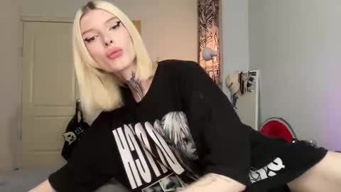 hotchubently online show from 10.30.25