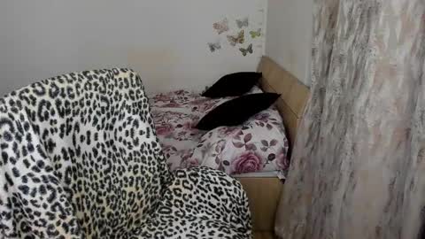 Snapshot of hotdelightsxy chatting on 12.18.25 KRISS LUNA online show from 12.18.25