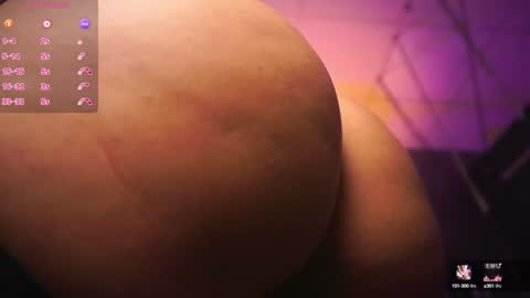 Snapshot of hotdesy_ chatting on 12.27.24 Mistress online show from 12.27.24