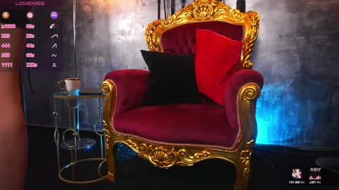 Snapshot of hotdesy_ chatting on 01.12.25 Mistress online show from 01.12.25