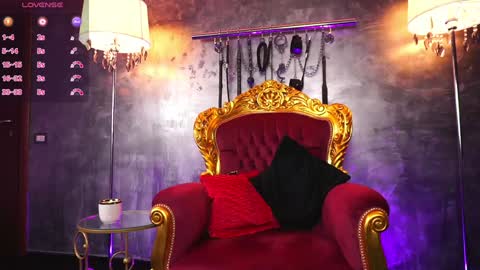 Snapshot of hotdesy_ chatting on 02.01.25 Mistress online show from 02.01.25