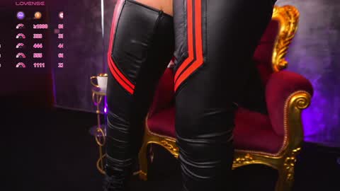 Snapshot of hotdesy_ chatting on 02.03.25 Mistress online show from 02.03.25