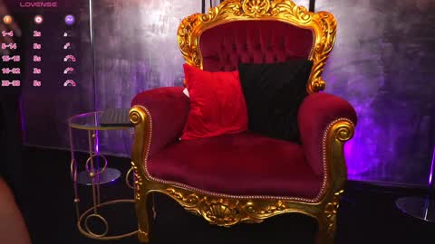 Snapshot of hotdesy_ chatting on 02.04.25 Mistress online show from 02.04.25