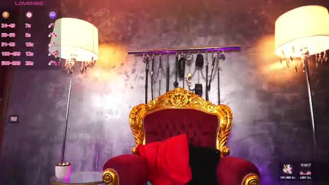 Snapshot of hotdesy_ chatting on 03.11.25 Mistress online show from 03.11.25