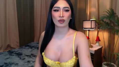 EVA online show from 10.04.25