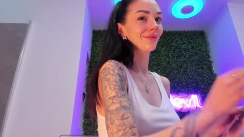 hotfallingdevil online show from 01.12.26