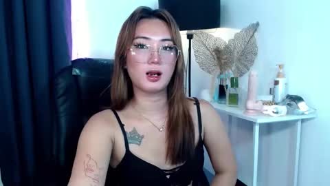 Snapshot of hotfallinggodempress chatting on 12.04.24 KATRINA online show from 12.04.24