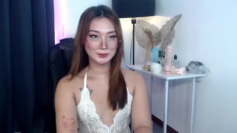 Snapshot of hotfallinggodempress chatting on 12.11.24 KATRINA online show from 12.11.24