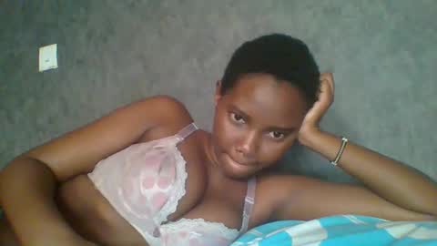 Snapshot of hotgodees chatting on 02.12.25 Queen online show from 02.12.25