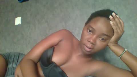 Snapshot of hotgodees chatting on 02.13.25 Queen online show from 02.13.25