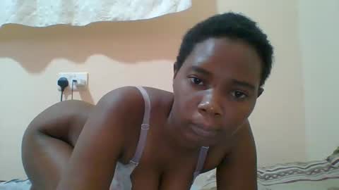 Snapshot of hotgodees chatting on 02.14.25 Queen online show from 02.14.25