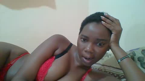 Snapshot of hotgodees chatting on 02.15.25 Queen online show from 02.15.25