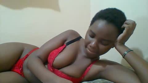 Snapshot of hotgodees chatting on 02.15.25 Queen online show from 02.15.25