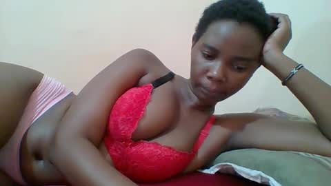 Snapshot of hotgodees chatting on 02.17.25 Queen online show from 02.17.25