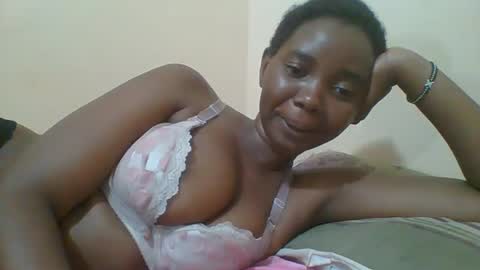 Snapshot of hotgodees chatting on 03.01.25 Queen online show from 03.01.25